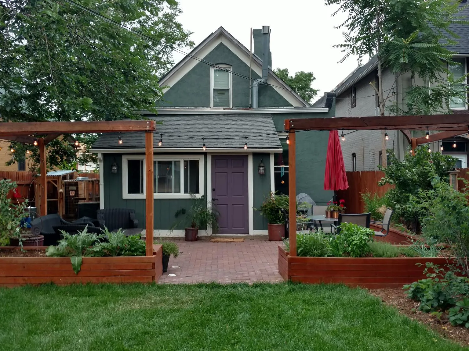 2734 Marion St — Photo 1