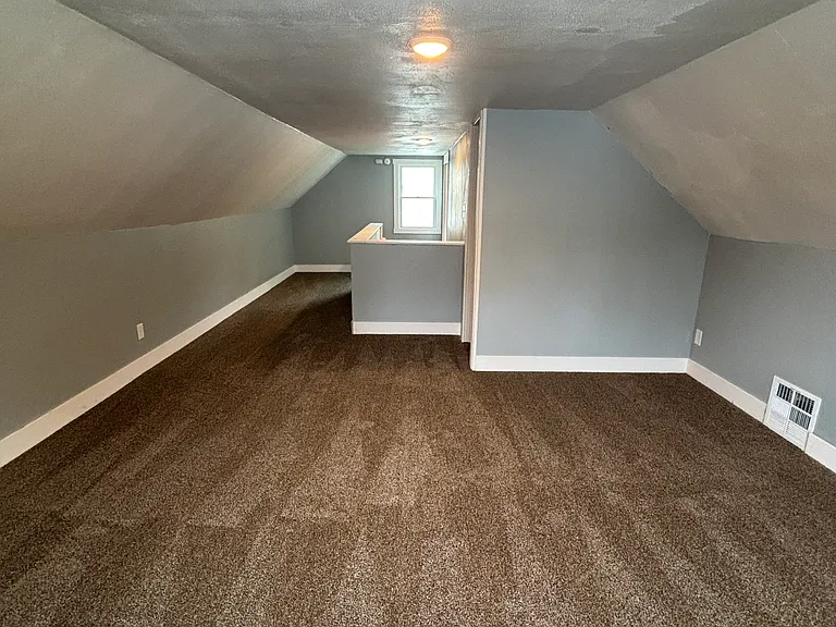 1311 Superior Ave — Photo 10