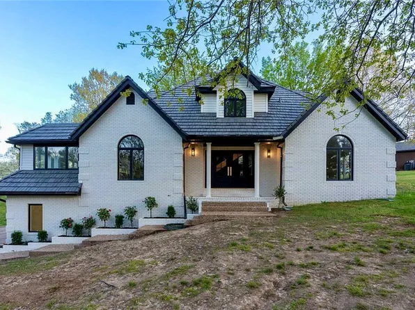 14425 Zimmerman Ln, Rogers, AR 72756