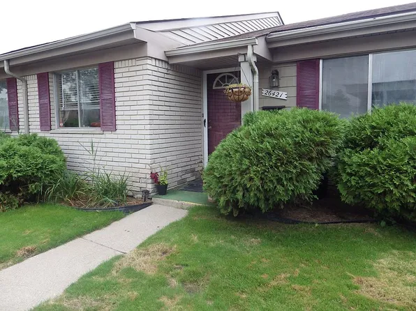 26421 Franklin Pointe Dr #1, Southfield, MI 48034