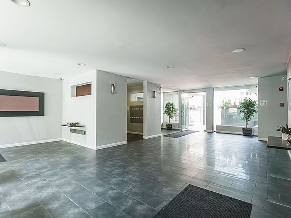 5th image of 1865 N Fuller Ave #404