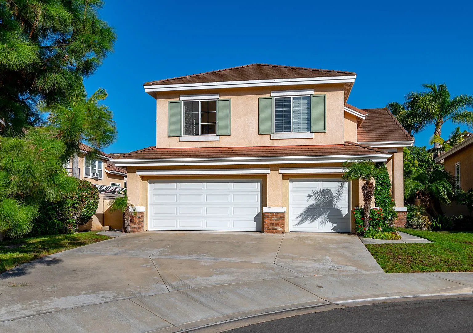 4bd/3ba/3 Garage Two Story Single Family House For Rent — Photo 4