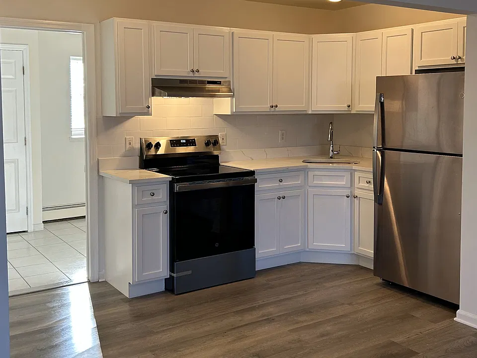54 E Garfield St #32