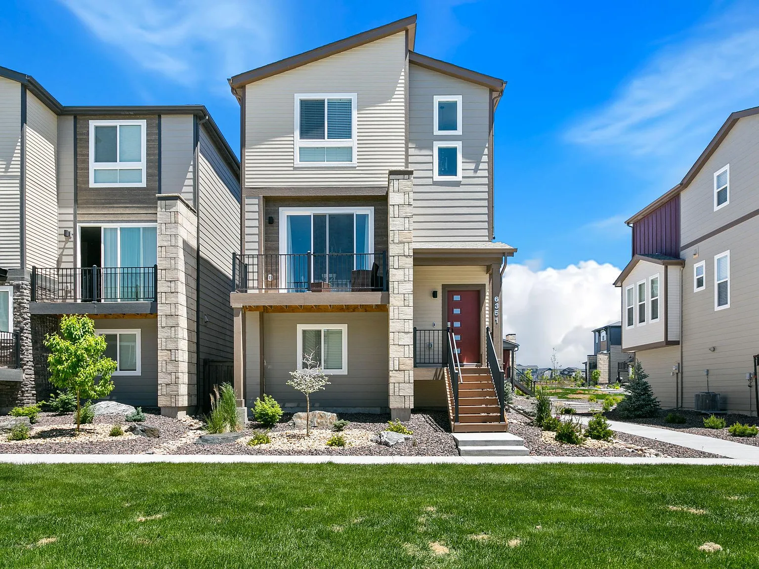 3 bed, 3.5 bath, 2146 sqft, $2,750 — Photo 1