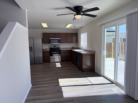 kitchen and casual dining
