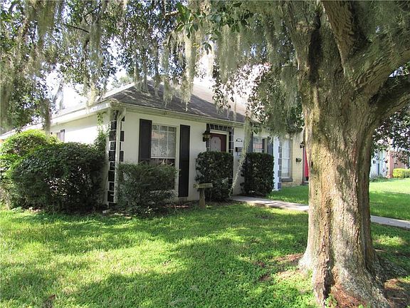 2nd image of 601 W Oak Terrace Dr