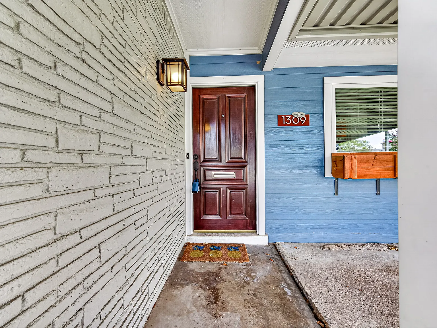 1309 Martin Street — Photo 2