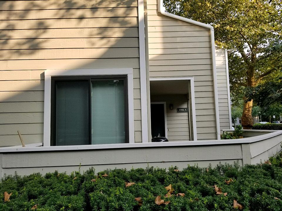 2nd image of 1906B Villaridge Dr
