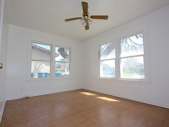 4th image of 903 E Toledo St
