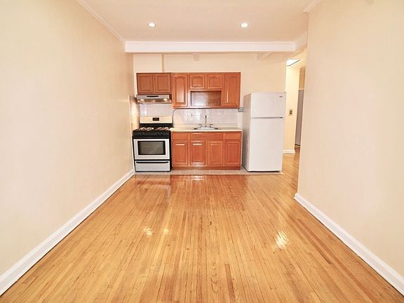 3rd image of 8789 Bay Pkwy #2
