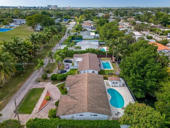 2325 NE 191st St, Miami, FL 33180