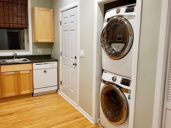 5th image of 1641 W Farwell Ave APT 2S