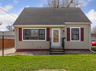 1231 Center St NE, Cedar Rapids, IA 52402