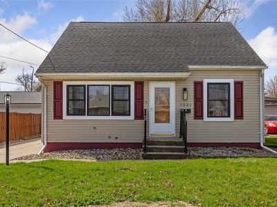 1231 Center St NE, Cedar Rapids, IA, 52402