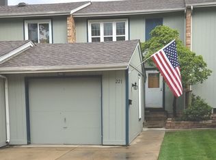 221 Willow Ln, Bloomingdale, IL