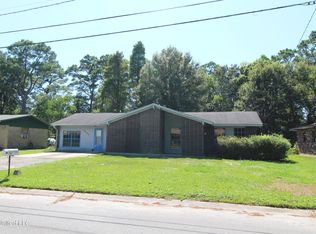 5718 Eastwood Dr, Moss Point, MS 39563