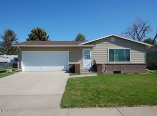 304 11th St SE, Sidney, MT 59270