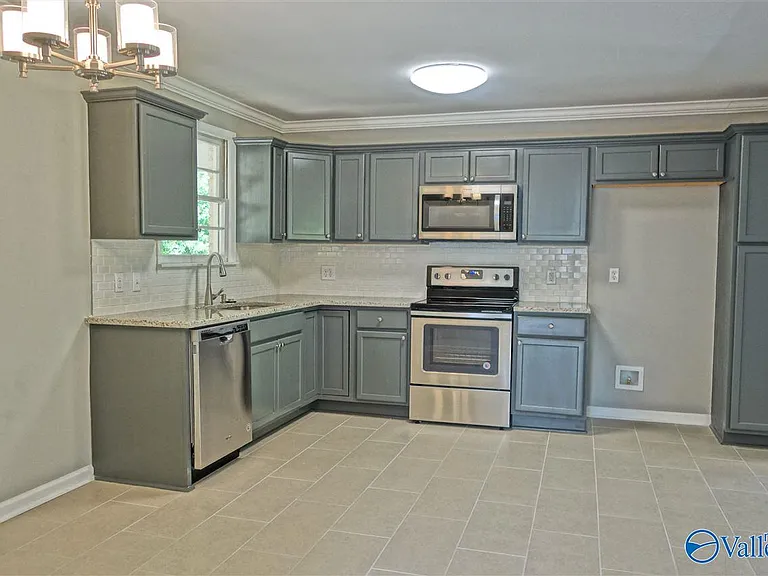 5300 Whitesburg Dr SW — Photo 6