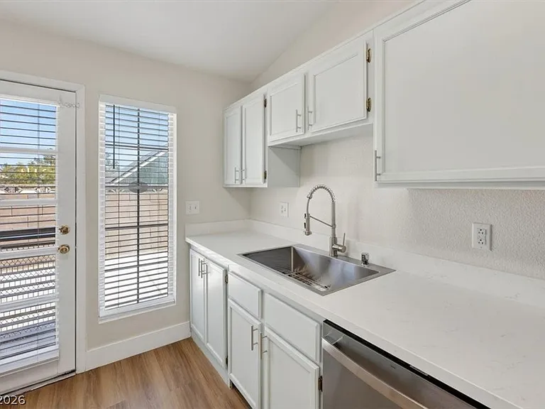 1204 Norma Joyce Ln — Photo 11
