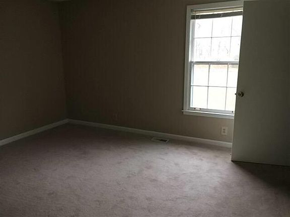 2nd image of 407 Spencer Ln