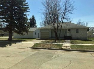 918 1st St NE, Devils Lake, ND 58301