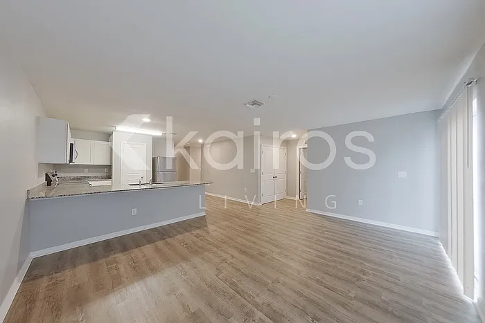 3024 NE 1st Ave — Photo 4