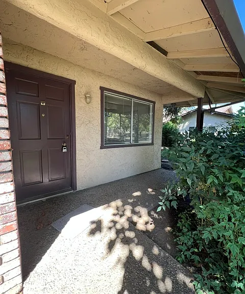 2907 Jolyn Way #B — Photo 2