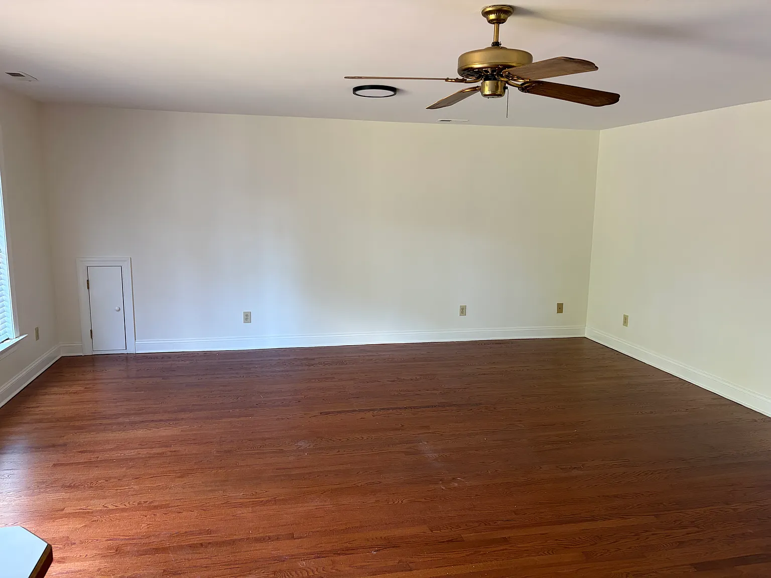 1 bed, 900 sqft, $1,250 — Photo 2