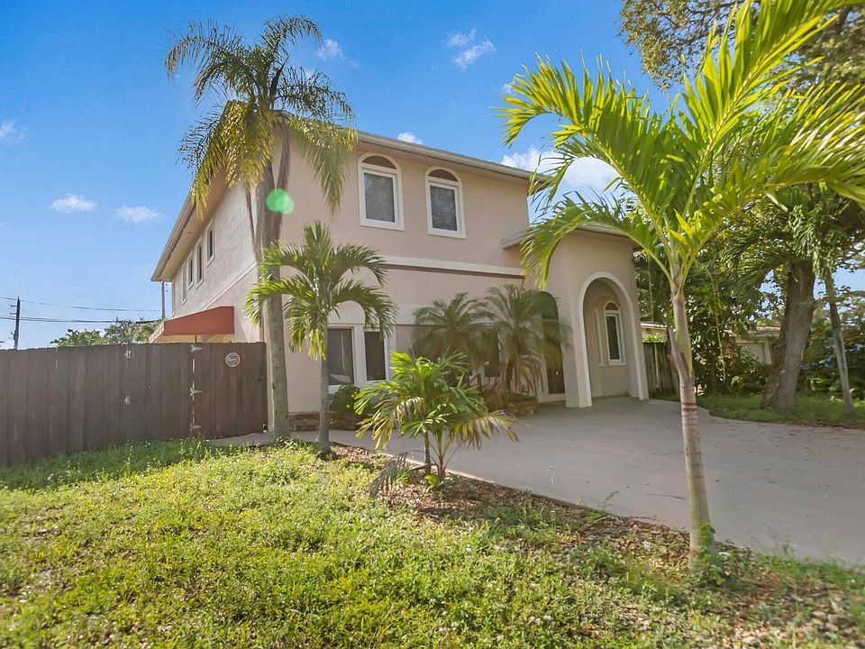 1st image of 4500 SW 25th Terrace
