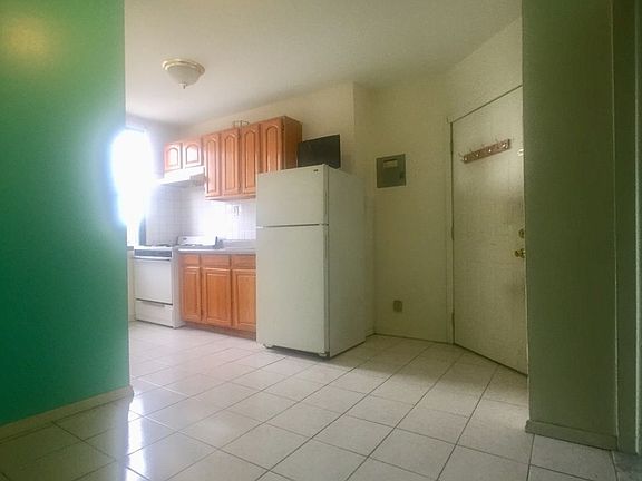 5th image of 745 Manhattan Ave APT 3L