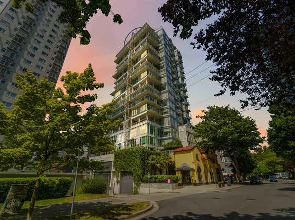 1221 Bidwell St #805, Vancouver, BC V6G 0B1
