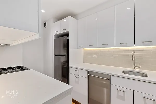 Rented by MNS | media 17