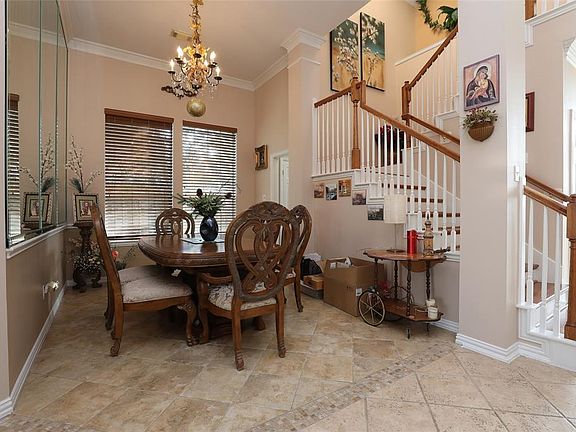 5th image of 5014 Mornington Dr