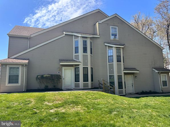 806 Barry Ct