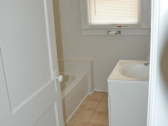5th image of 4327 Eaton St