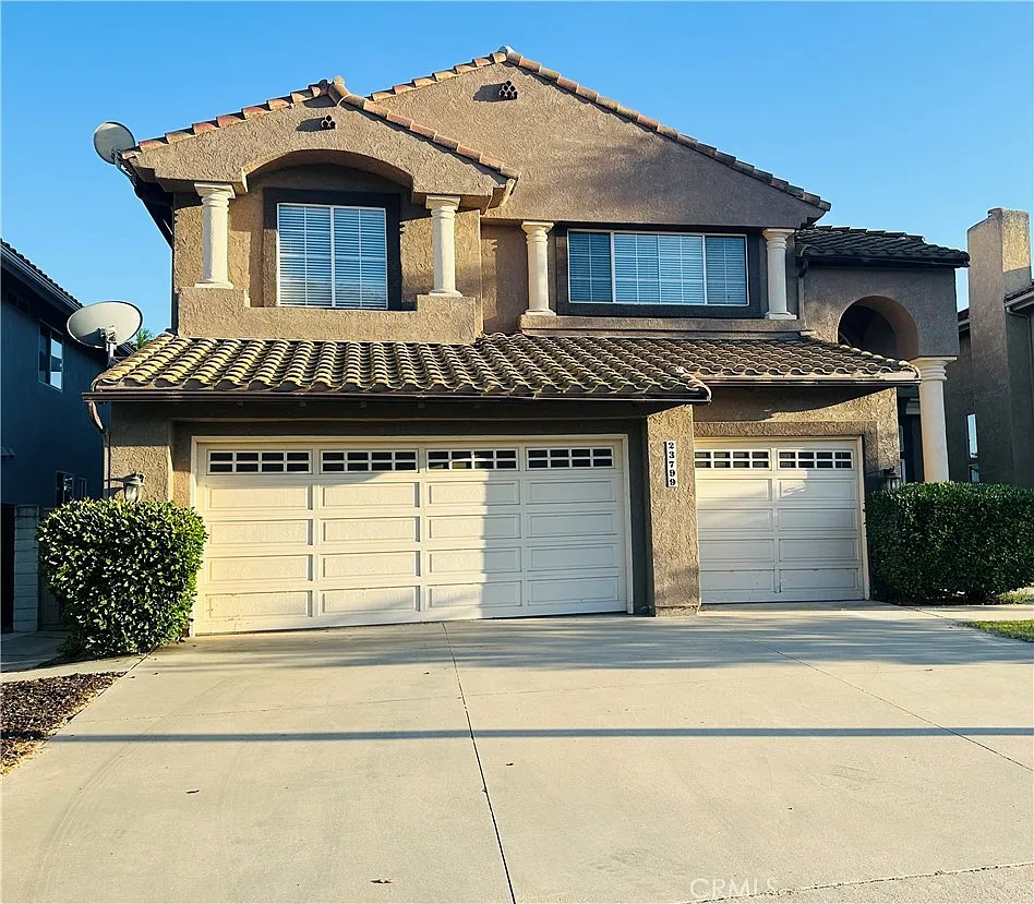 5 bed, 3505 sqft, $3,800 — Photo 1