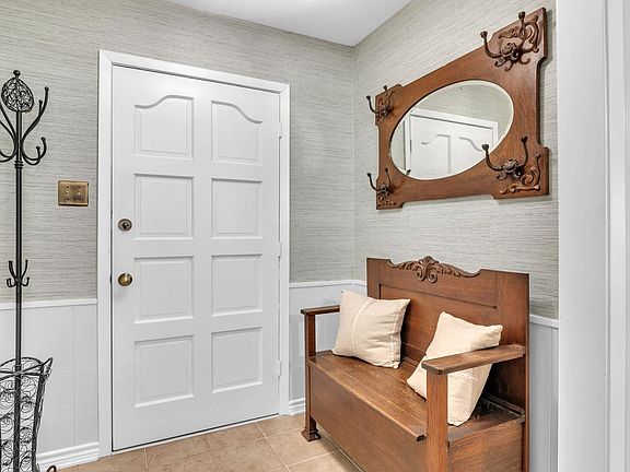 3rd image of 207 Eitelman Ln
