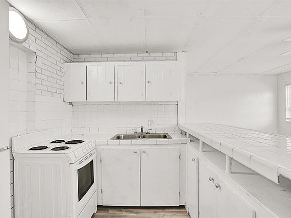 4th image of 7871 Terrace Rd