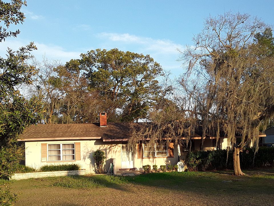 1st image of 5944 Country Club Dr