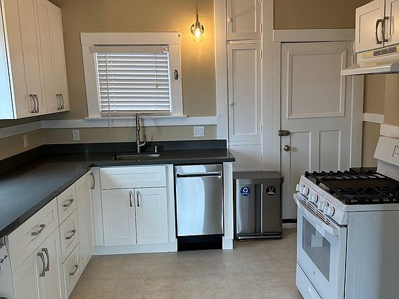 5th image of 947 Church St APT 2