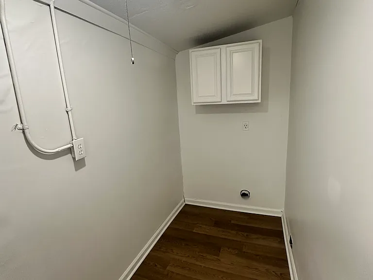 3239 Marne Ave — Photo 10