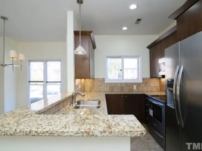 1050 Washington Sq #106 — Photo 13