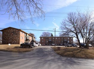 4621 N 56th St APT 09, Omaha, NE 68104