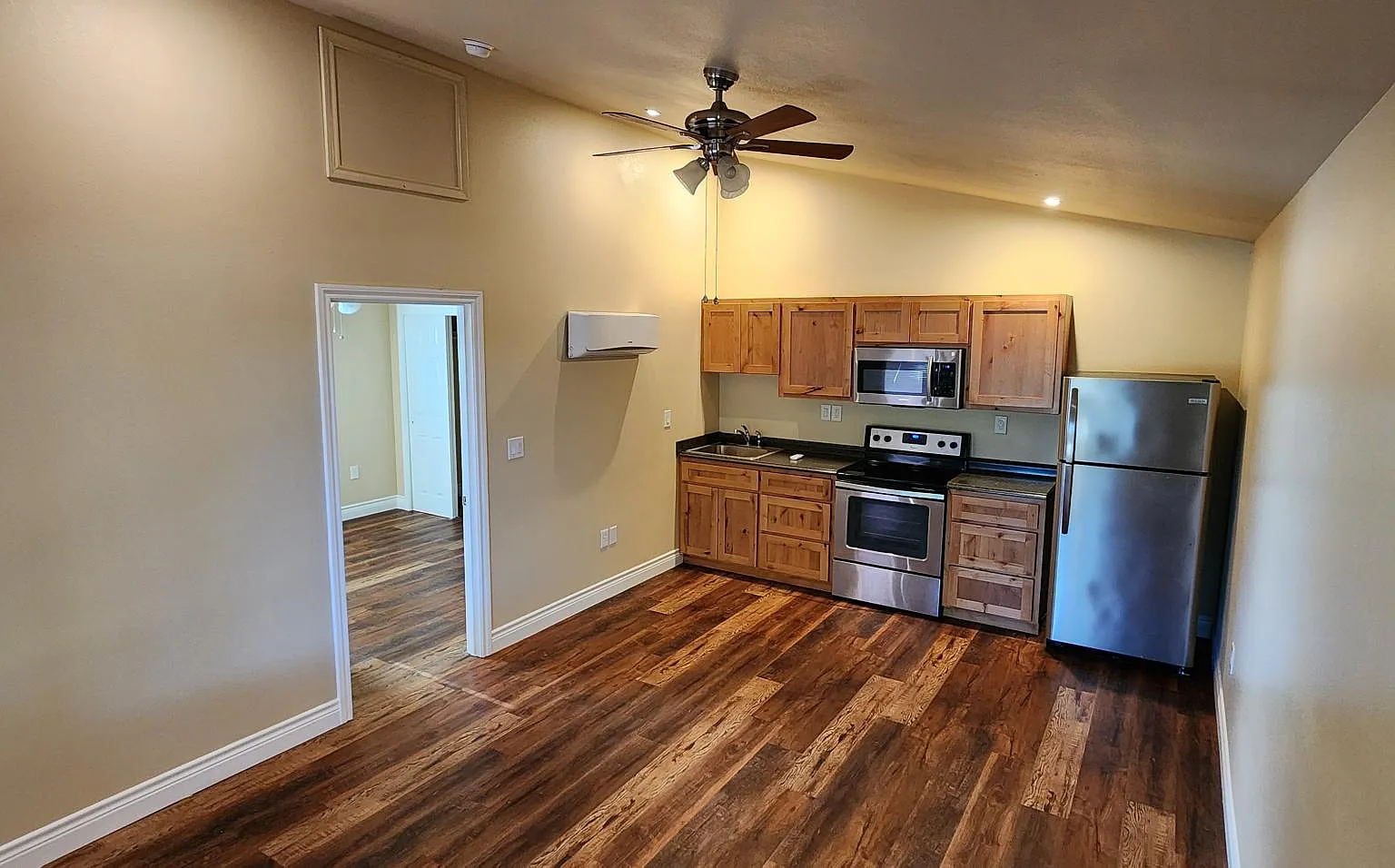 1 bed, 480 sqft, $1,065 — Photo 2