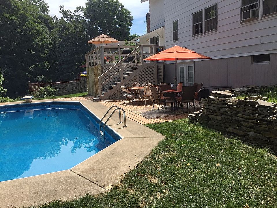 2nd image of 216 Emann Dr
