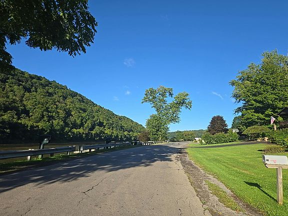5th image of 413 Seybertown Rd