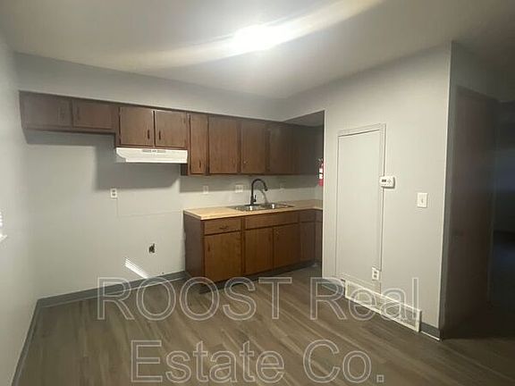 2nd image of 376 E Northwood Ave #D