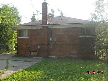 2nd image of 8333 Mendota St