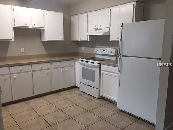 4th image of 989 Liskeard Ave