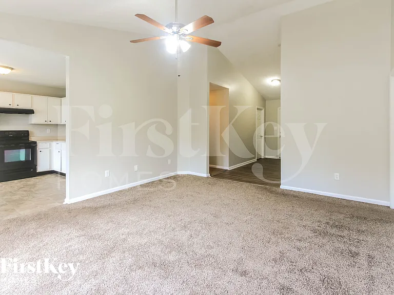 5204 Hodson Dr — Photo 5